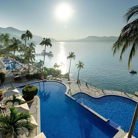 Camino Real Acapulco Diamante Hotel Buitenkant foto The swimming pool at the InterContinental Nha Trang