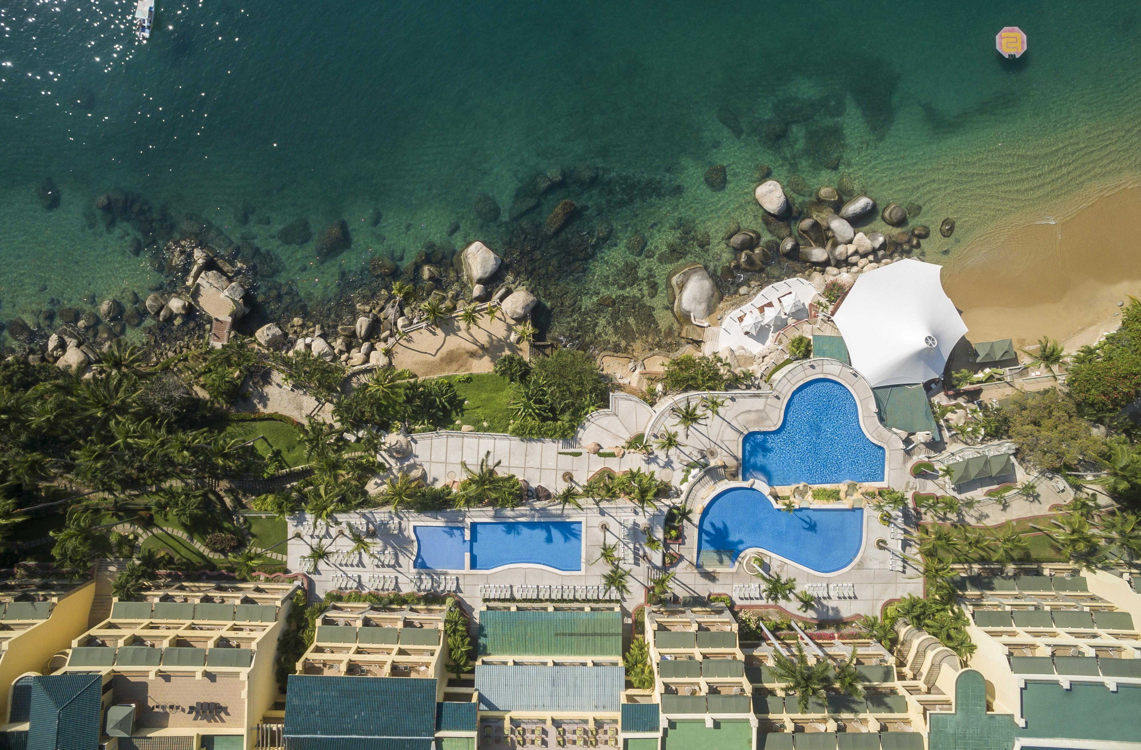 Camino Real Acapulco Diamante Hotel Buitenkant foto Aerial view of the resort