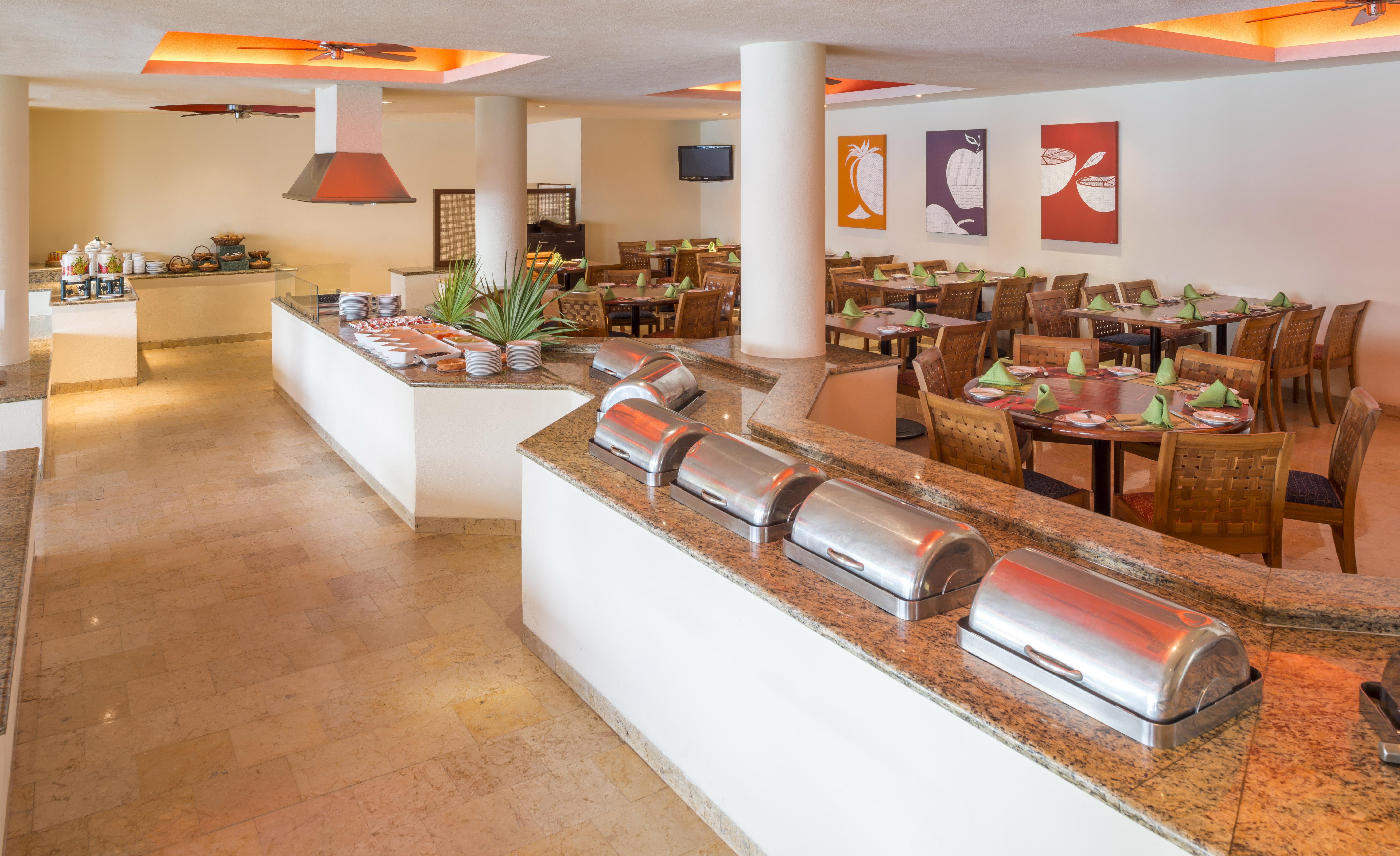 Camino Real Acapulco Diamante Hotel Buitenkant foto Buffet at a resort