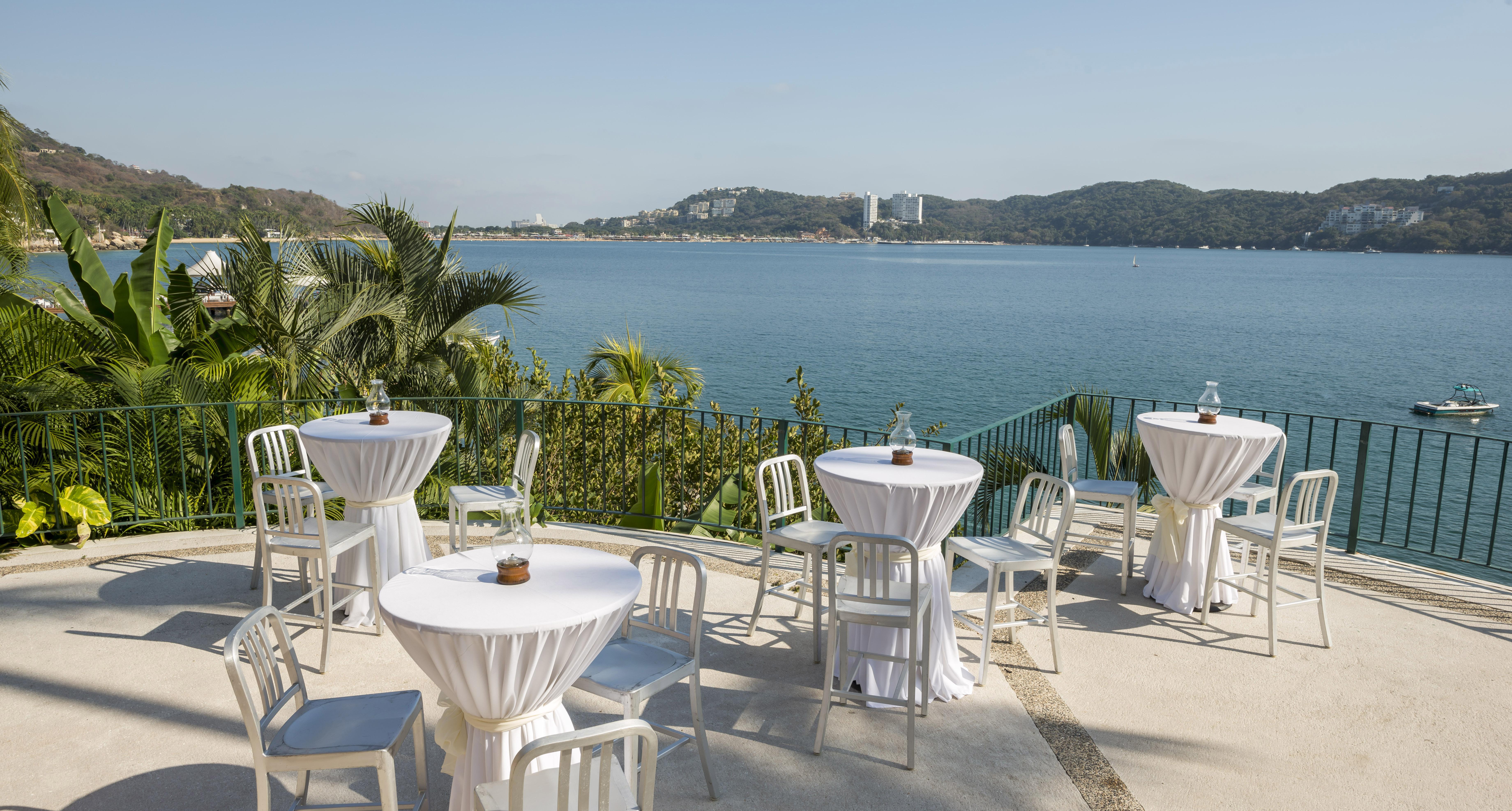 Camino Real Acapulco Diamante Hotel Buitenkant foto View of the Gulf of İzmit from the hotel