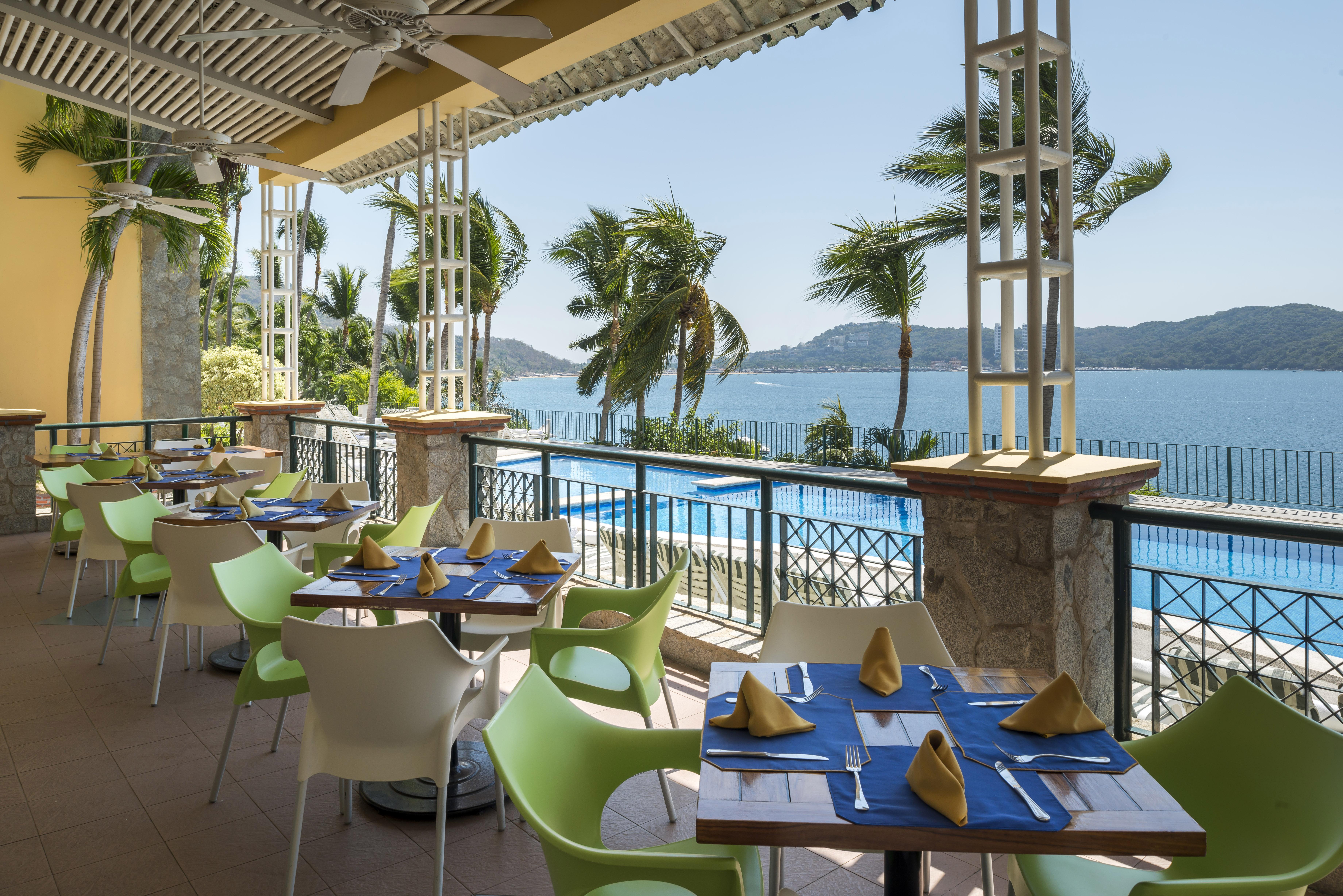 Camino Real Acapulco Diamante Hotel Buitenkant foto The Deck