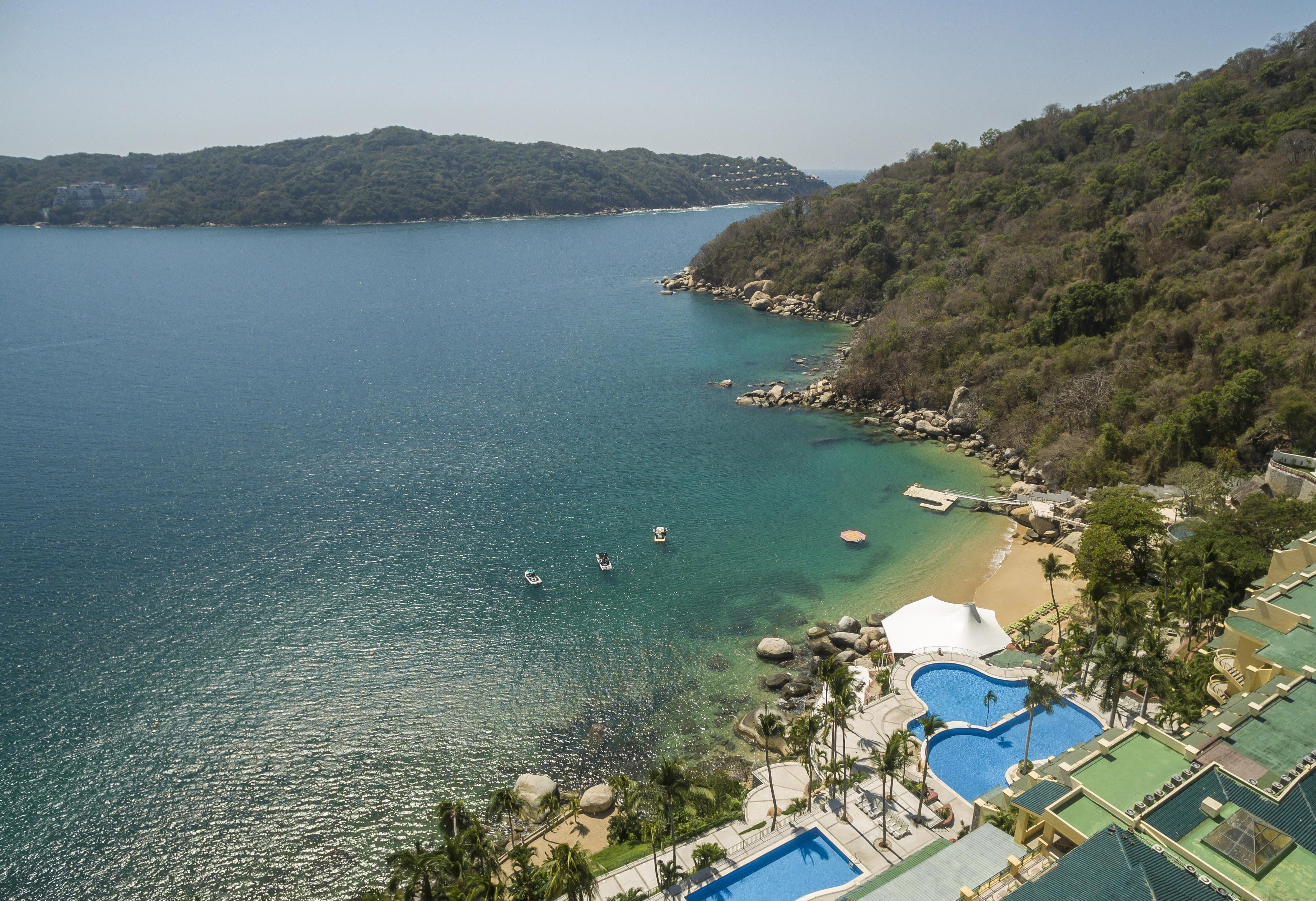 Camino Real Acapulco Diamante Hotel Buitenkant foto Aerial view of the resort