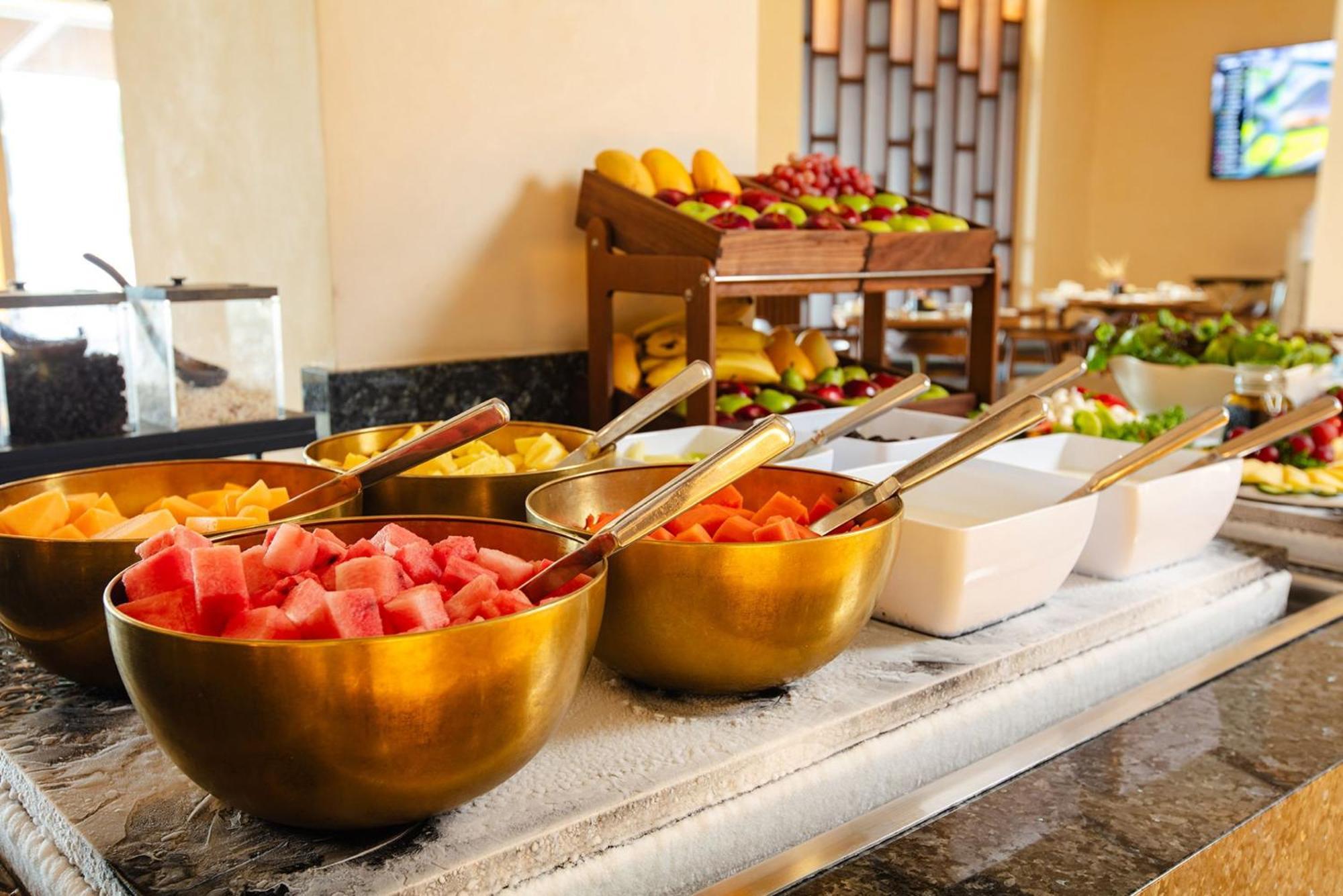 Camino Real Acapulco Diamante Hotel Buitenkant foto Fruit salad
