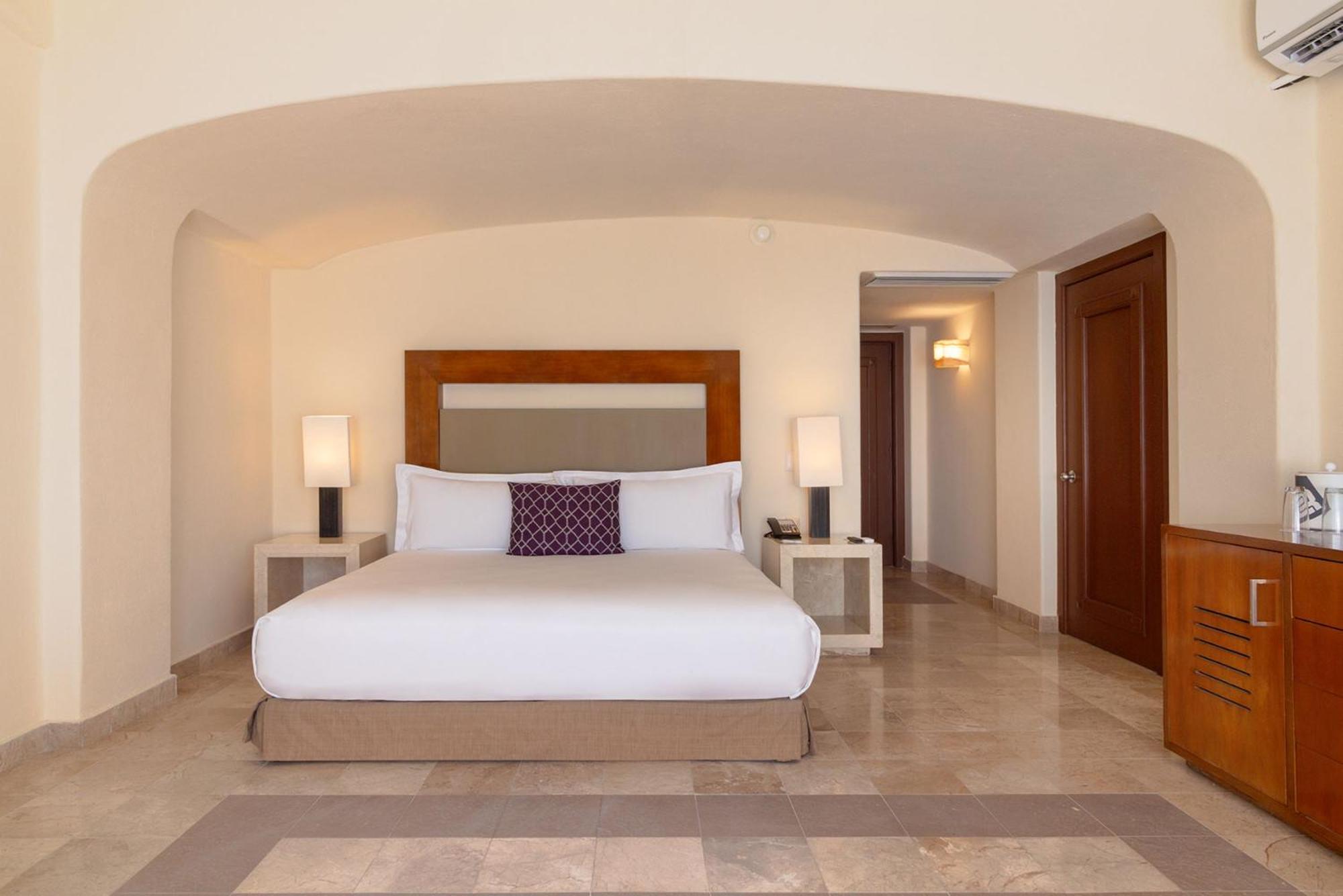 Camino Real Acapulco Diamante Hotel Buitenkant foto A bedroom at the hotel
